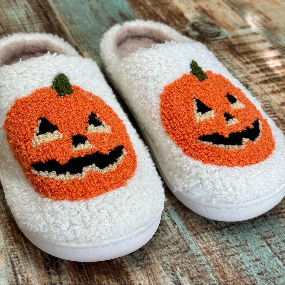🆕 Women’s Cozy Fall Pumpkin Slippers | #Z47 - Picture 3 of 12